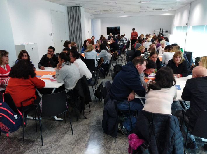 Motril acoge un encuentro de casi un centenar de participantes de las Lanzaderas de Empleo de Granada y Almera